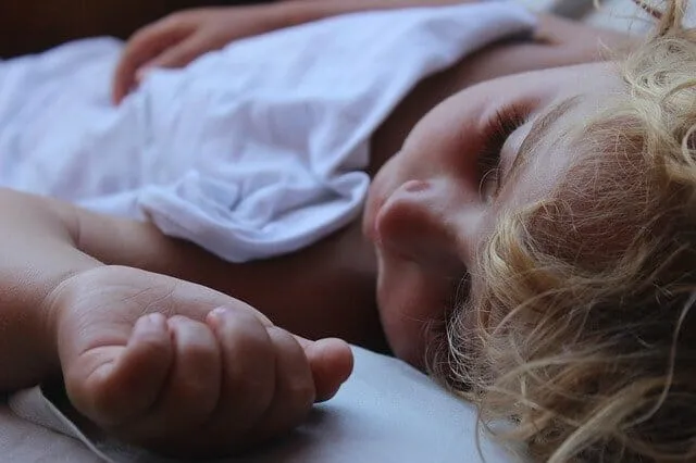 Ausreichende Bewegung und guter Schlaf wirken sich positiv auf Konzentration, exekutive Funktionen und Selbstregulation bei Kindern mit ADHS aus.