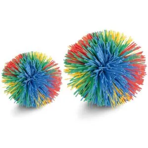 Eine Pompomkugel eignet sich hervorragend zum Zappeln, um das Gehirn zu aktivieren oder zu beruhigen
