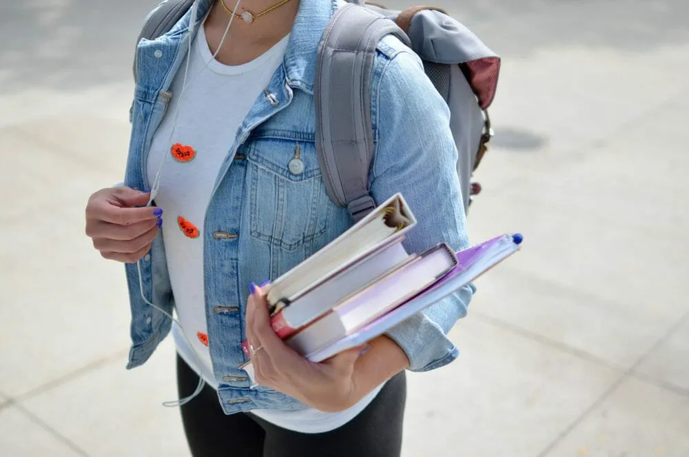 Tipps für eine Hausaufgabenroutine bei ADHS. Mit diesen Tipps können Sie Ihrem Kind helfen, seine Schulaufgaben und Freizeit besser zu planen und zu organisieren.