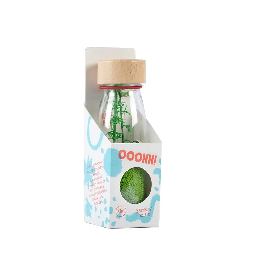 Petit Boum Sound Bottle Panda gibt einen schönen Einblick in das Leben des Pandas, schüttelt und genießt den Klang und die Entdeckung.