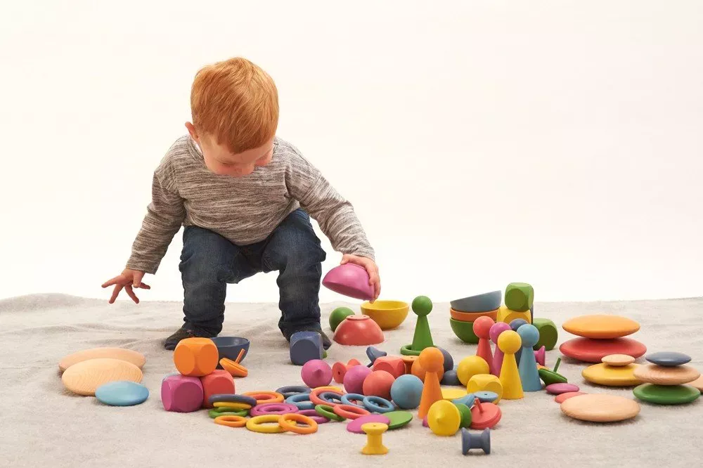 Mit dem Rainbow Set von Tickit hast du genug Teile für offenes Spiel