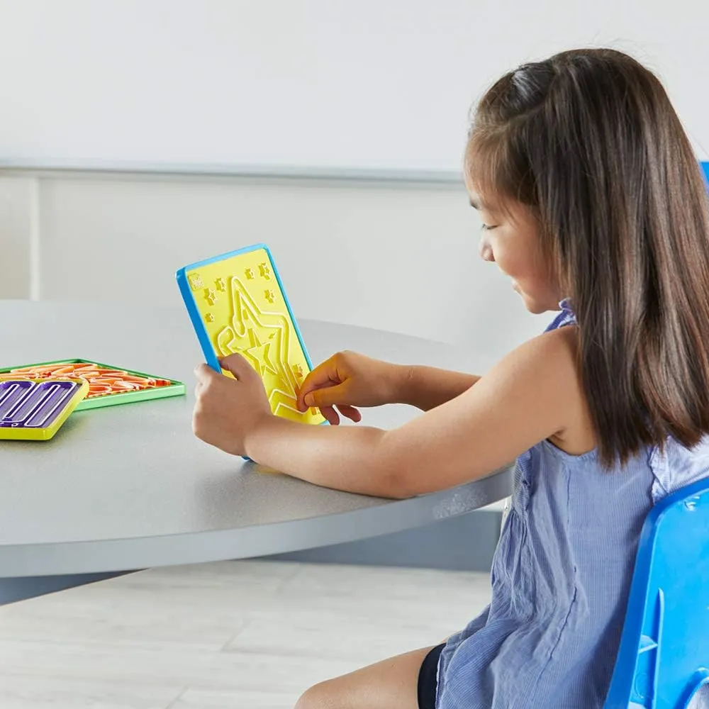 Das Achtsame Labyrinth hilft Kindern, auf spielerische Weise Frieden, Konzentration und Atmen zu üben. Mit 6 gemusterten Tellern und einem Aktivitätsleitfaden fördert es Konzentration und emotionale Widerstandskraft von klein auf.