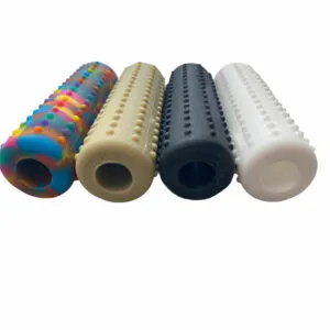 Chewigem Chewsieraad Chubes ist eine vielseitige Chewiger-Kaukette. Verwenden Sie es als Bleistifttopper, Bleistiftgriff, befestigen Sie es an einem Kapuzenpullover oder verwenden Sie es als Bisskette.