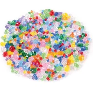 Acryldiamanten eignen sich gut für das Spielen von losen Teilen