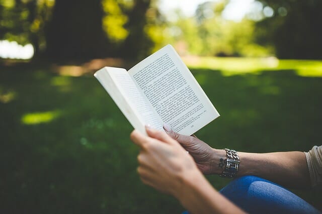 3 Bücher über die Verarbeitung von Reizen. Die drei Bücher schreiben über die sensorische Verarbeitung von Informationen. Sie sind informative und praktische Bücher für Lehrkräfte und Trainer.