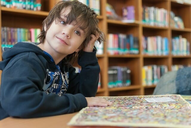 Ähnlichkeiten zwischen Hochbegabung und Reizverarbeitung. Hochbegabte Kinder sind oft auch überempfindlich gegenüber bestimmten sensorischen Reizen. Lesen Sie weitere Ähnlichkeiten in diesem Artikel