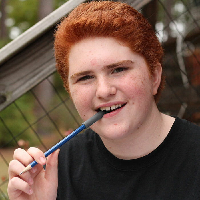 deze pen met kauwdop is een discrete manier om tegemoet te komen aan kauwbehoefte in de klas