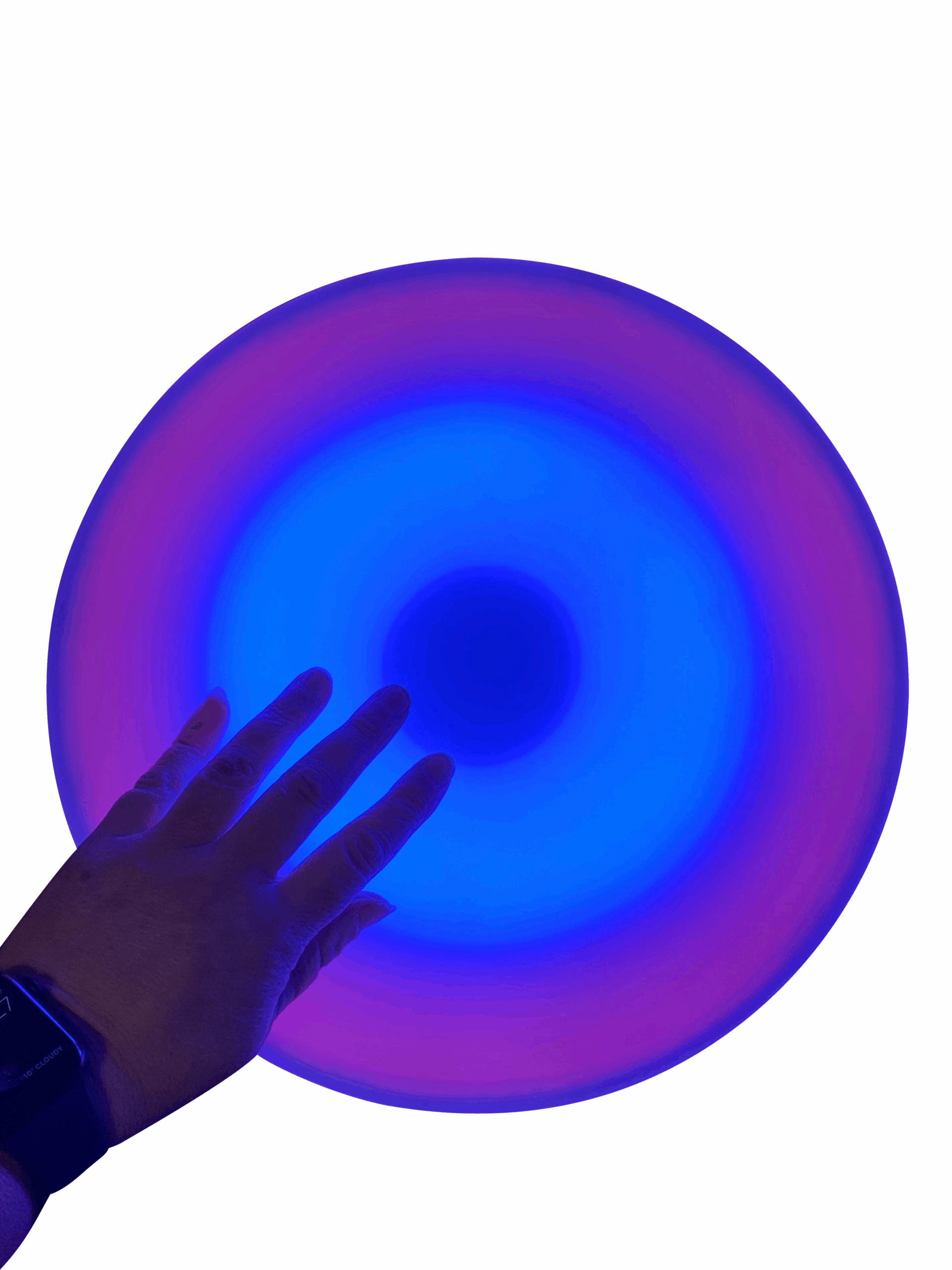Die interaktive Bodenfliese ist ein einzigartiges Sinneserlebnis. Durch Berühren ändert sich die Farbe. Verwenden Sie es in einem Schlummerraum, um die Bewegung zu stimulieren.