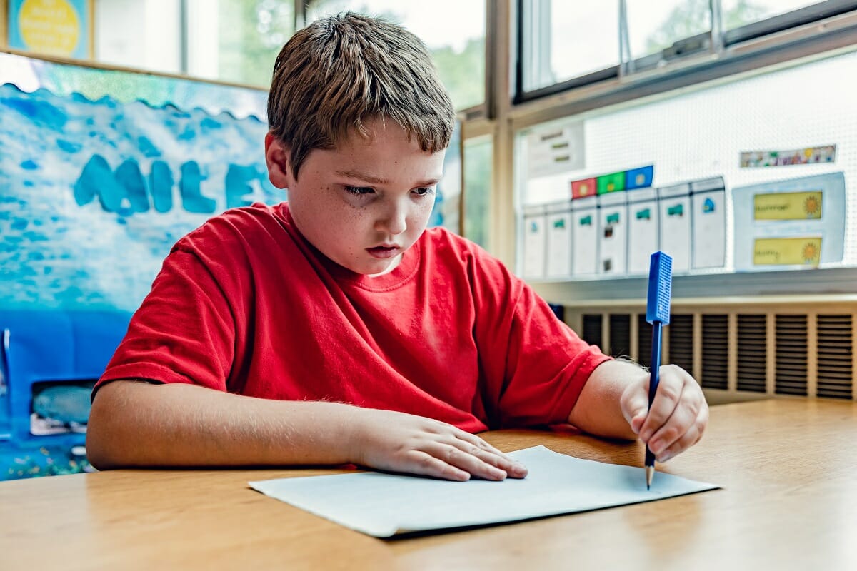 kauwdop voor op je potlood helpt in de klas om prikkels te verwerken, kauwen helpt bij kalmeren en concentreren