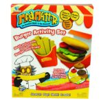Mit dem Mad Mattr Hamburger-Set kann jedes Kind die besten Burger backen, sie formen und mit den mitgelieferten Formen und dem farbigen Spielsand von Madmattr belegen.