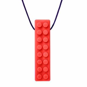 Die Brick Stick Chew Chain ist von dem bekannten Baustein inspiriert. Viele Kinder beißen ihre Zähne hinein, diese Bisskette ist eine gute Alternative.