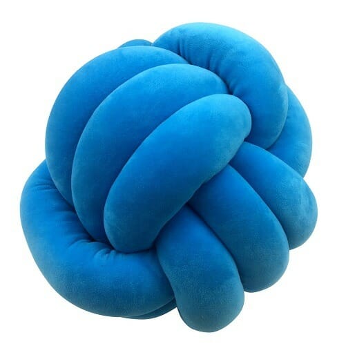 Drücken Sie den Kuschelball fest gegen Ihren Körper. Der Tiefendruck sorgt für eine Entlastung der Sinne. Dies bietet eine beruhigende Wirkung für reizempfindliche Kinder. Der Ball fühlt sich auch weich an, genau wie ein großer Teddybär
