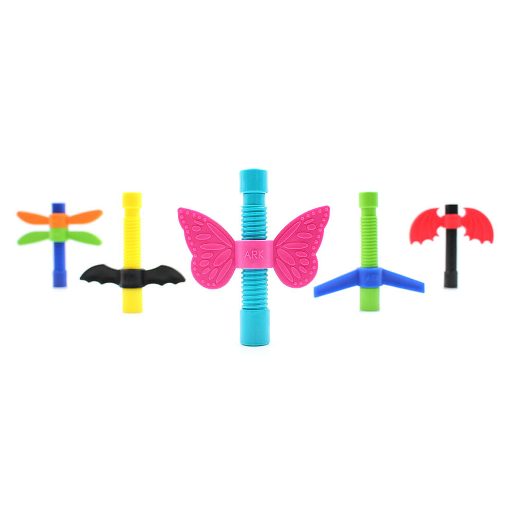 Der Ark Wingamajigs Fidget Spinner ist ein idealer Fidget für den Unterricht. Du kannst den Fidget als Topping auf deinen Bleistift legen und dann die Flügel abtasten. Es hilft, die Konzentration zu verbessern