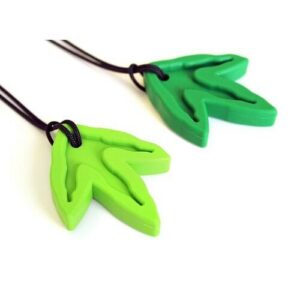 Die Dino-Track-Bisskette von Ark Therapeutic ist die Dino-Kaukette für die Dinosaurier-Fans. Welches Kind möchte nicht auf diesen Dino-Fußabdrücken kauen