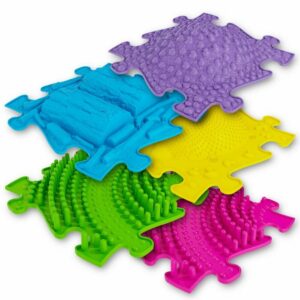 Die sensorische Puzzlemattenerweiterung ist eine schöne Ergänzung zum Basisset von Muffik. Erstellen Sie mit den Spielmatten einen taktilen Parcours für Kinder.