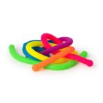 Set mit 6 texturierten Neonnudeln für zusätzliche sensorische Reize.