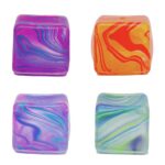 Möchten Sie Squishy Cube kaufen? Der formbare Stressball, der hilft, sich zu entspannen, zu konzentrieren und Stress abzubauen. Perfekt für Jung und Alt.  