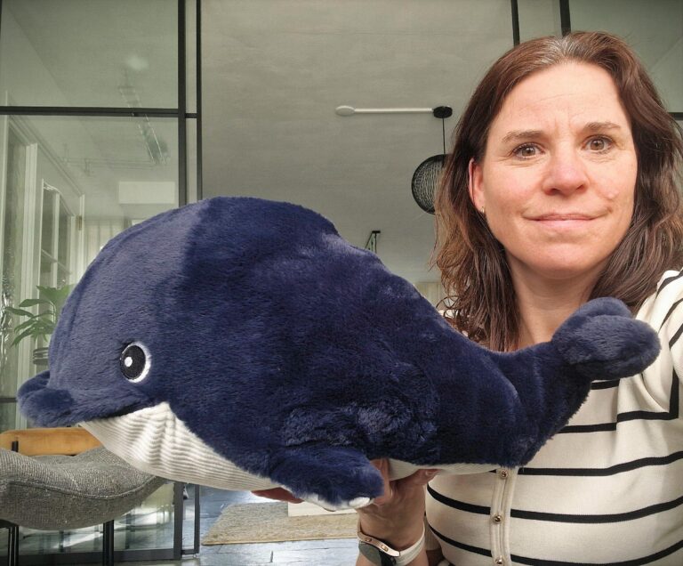 Zennie the ZenWhale – gewichtetes Kuscheltier, das bei Ruhe und Entspannung hilft